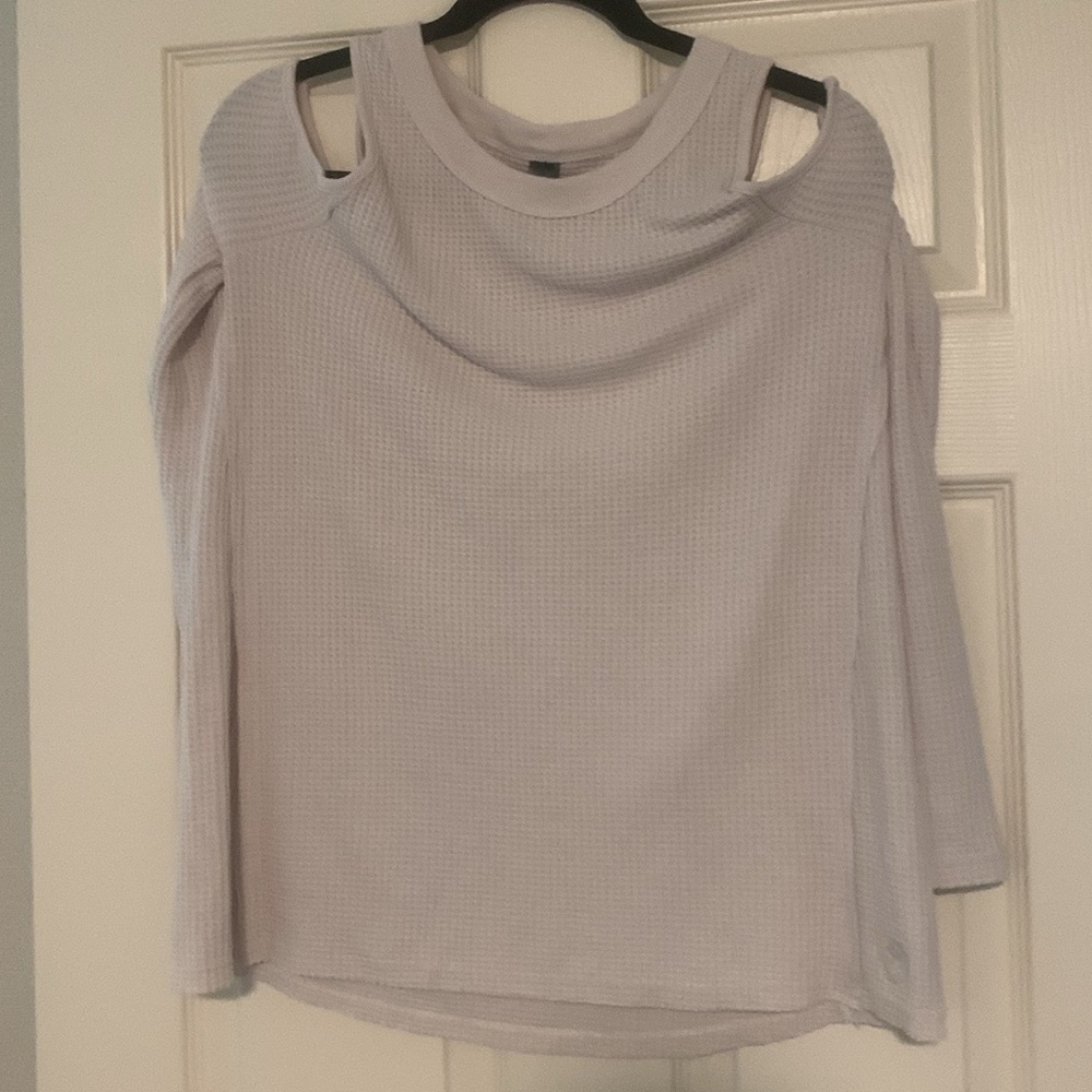 Savvy waffle weave shirt with cut out shoulders